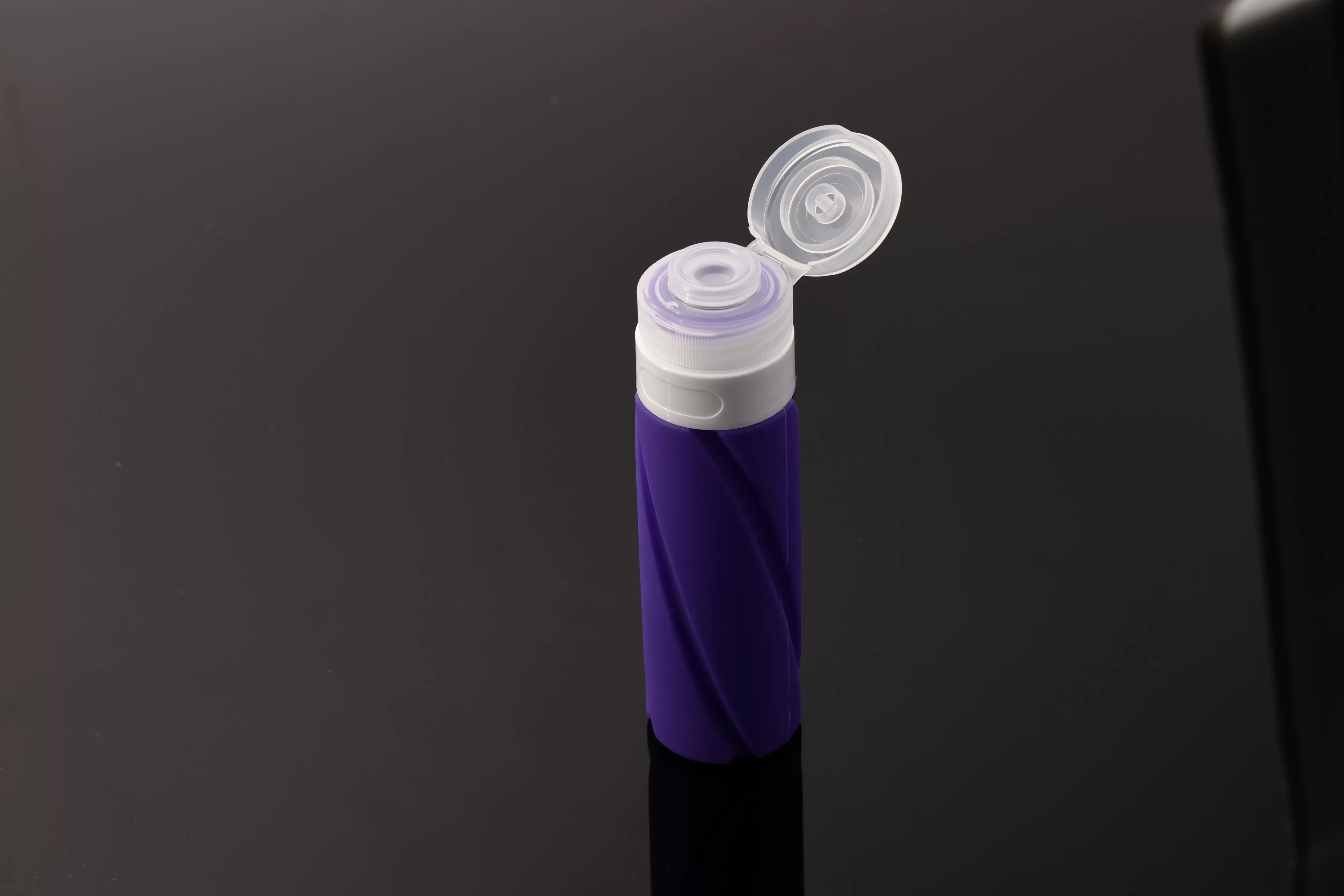 screw squeeze travel bottle cap