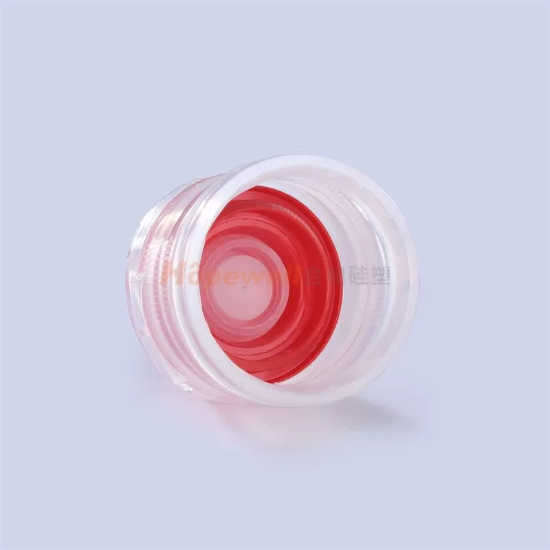 Liner-less flip top water bottle cap