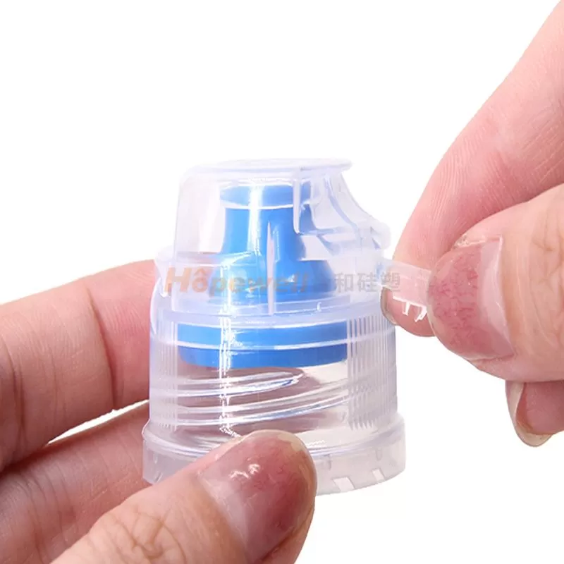 squeeze bottle closure with one way valve