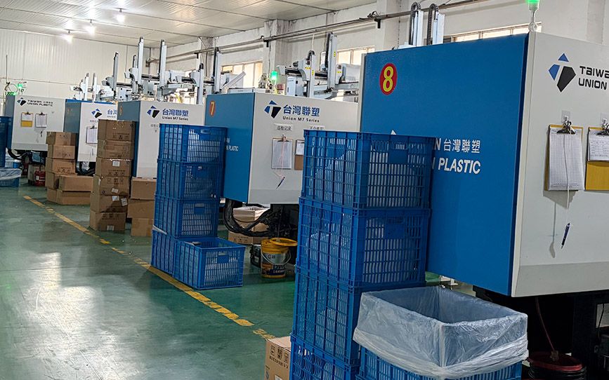 plastic caps production.jpg